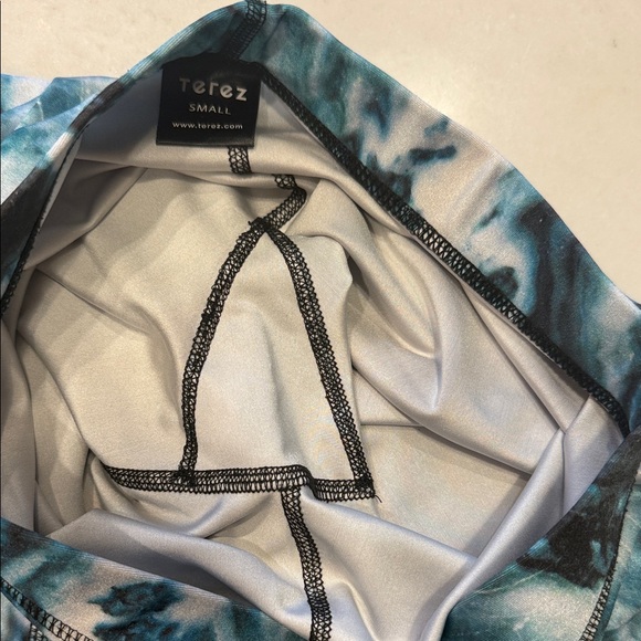 Terez Blue and White Marble Leggings - Picture 4 of 5